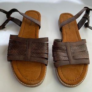 Bearpaw size 9 brown leather sandals…